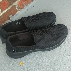 Sketcher slide ons